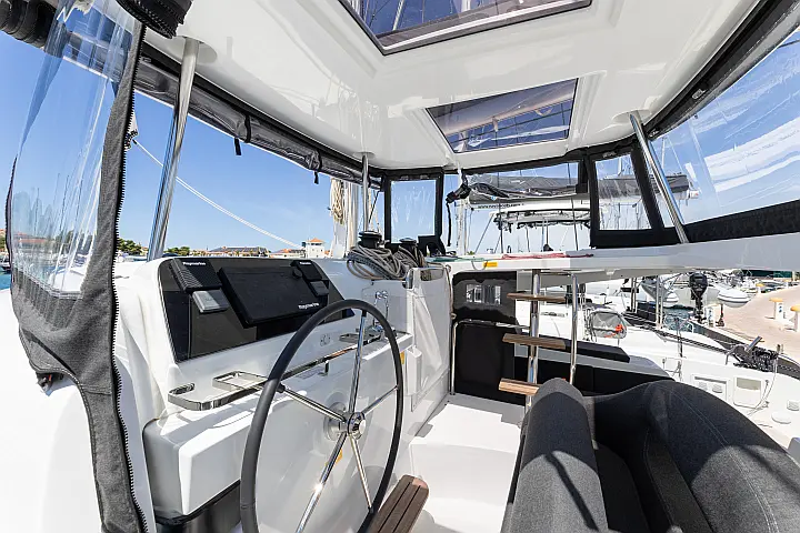 Lagoon 42 - 
