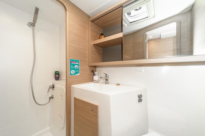 Lagoon 42 - 
