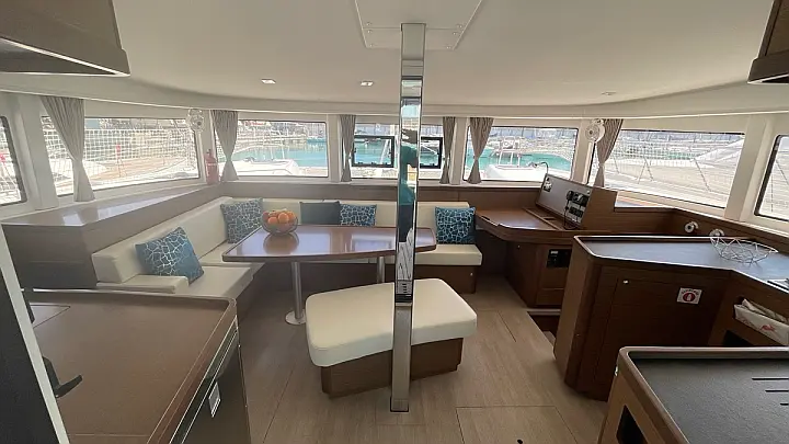 Lagoon 42 - 