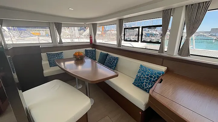 Lagoon 42 - 