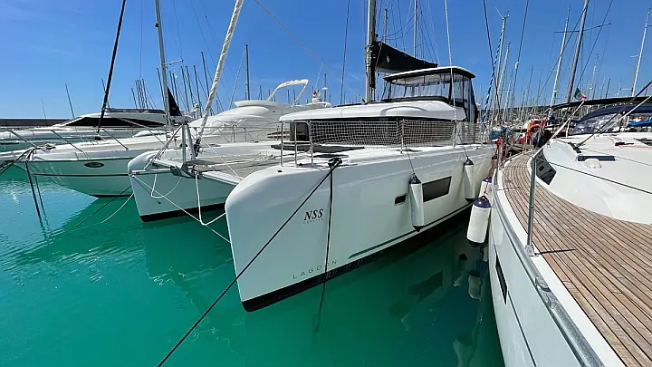 Lagoon 42 - 