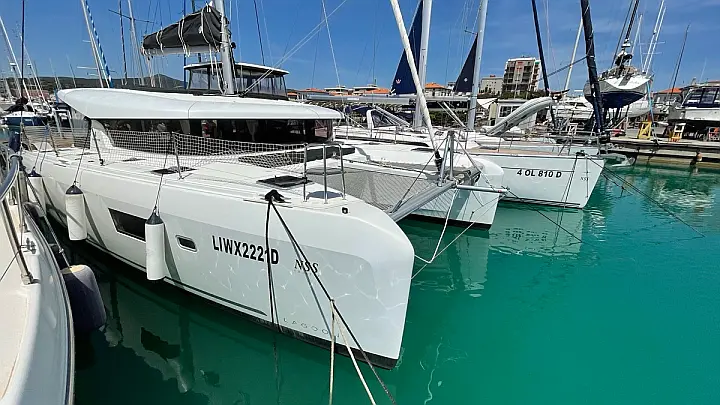 Lagoon 42 - 
