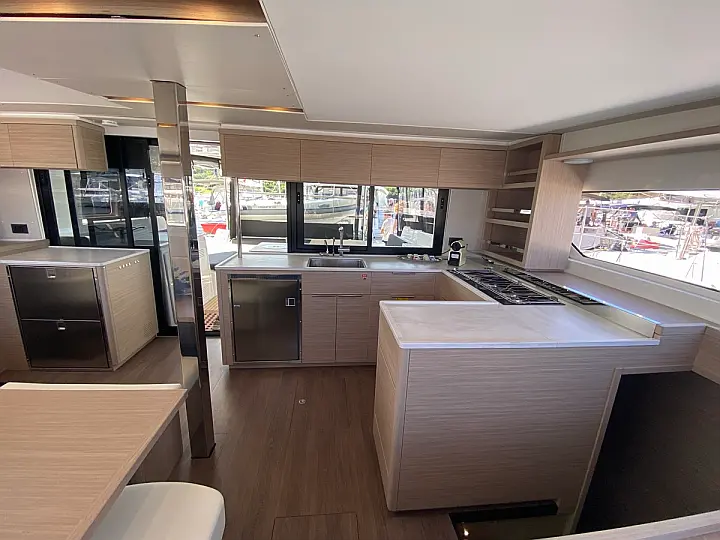 Lagoon 46 - 