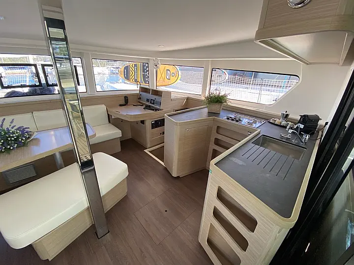 Lagoon 42 - 
