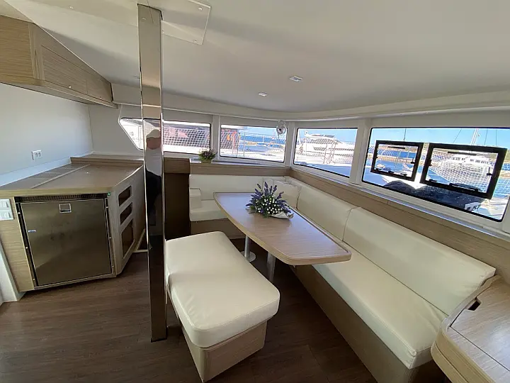 Lagoon 42 - 