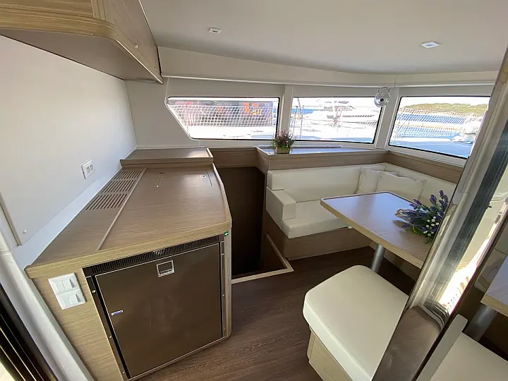 Lagoon 42 - 