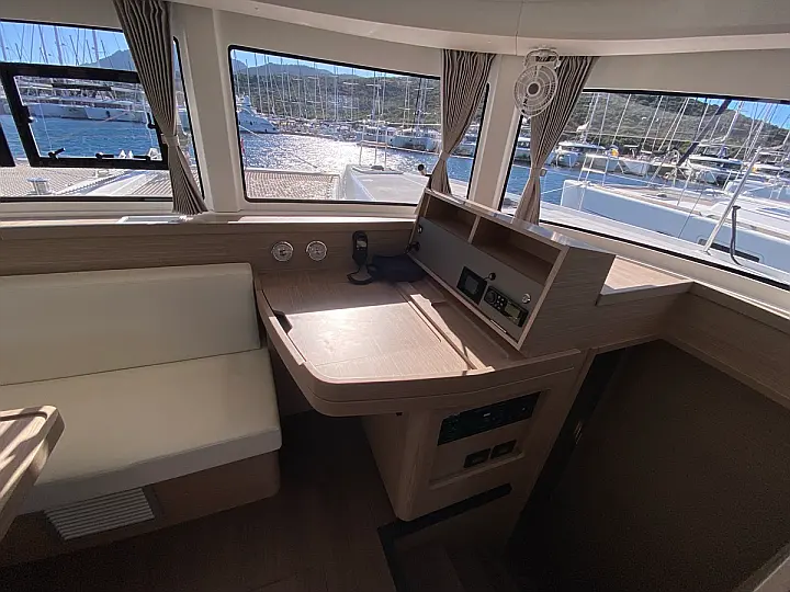 Lagoon 42 - 