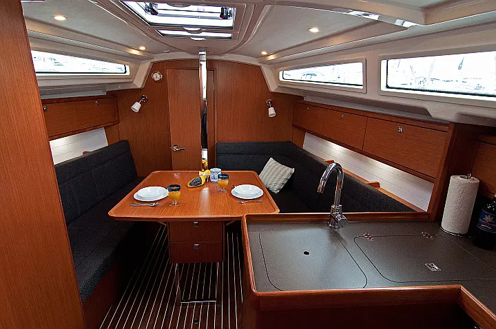 Bavaria Cruiser 34 - 