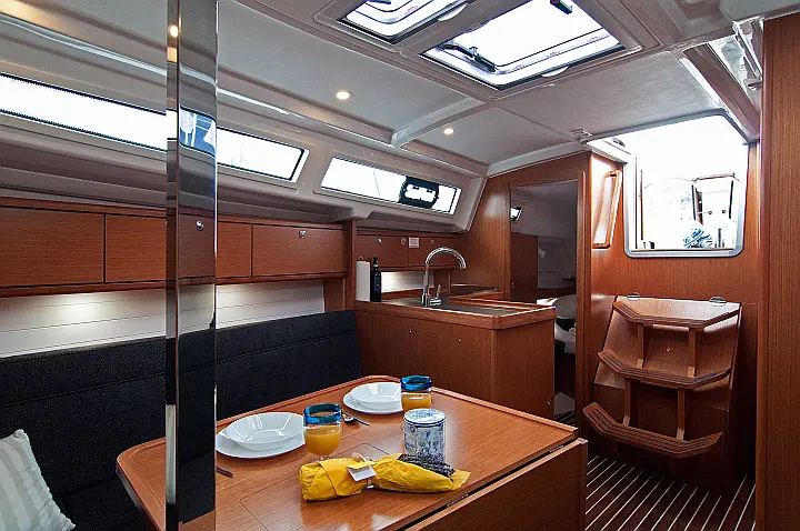 Bavaria Cruiser 34 - 