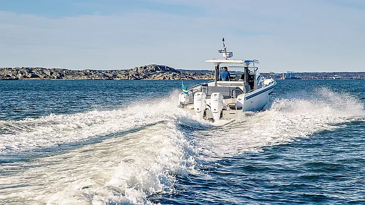 Nimbus Tender T11 - 