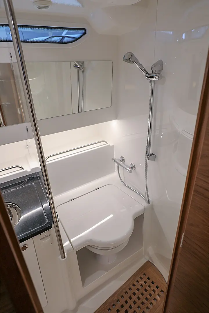 Nimbus Tender T11 - 