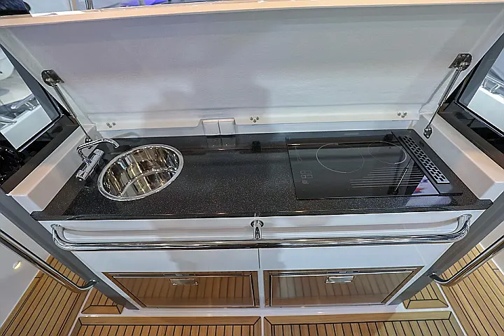 Nimbus Tender T11 - 
