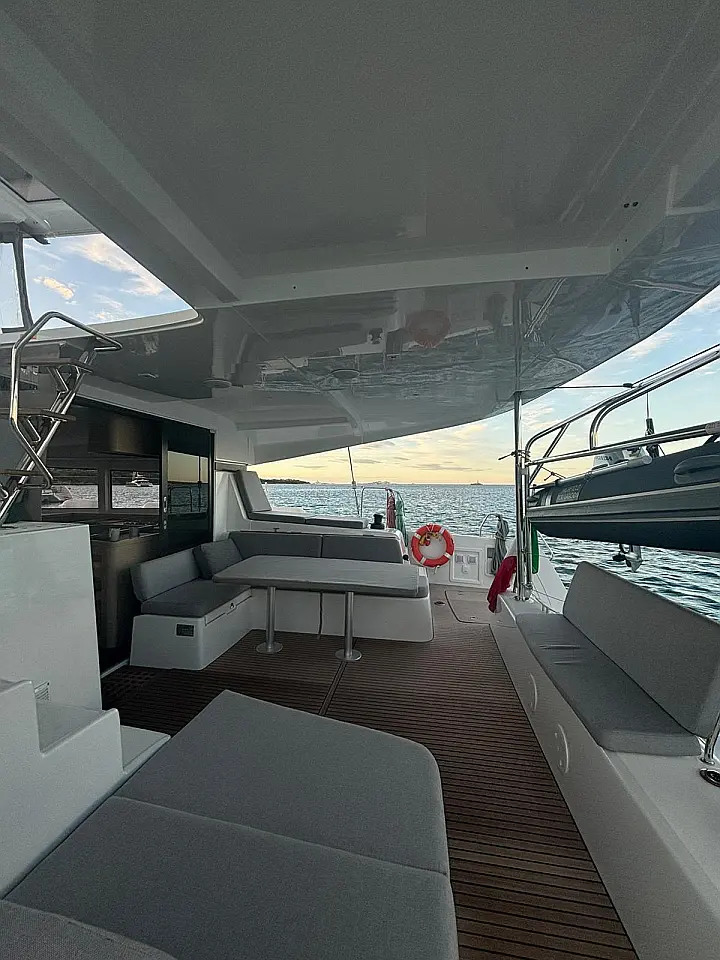 Lagoon 42 - 