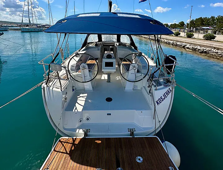 Bavaria Cruiser 34 - External image