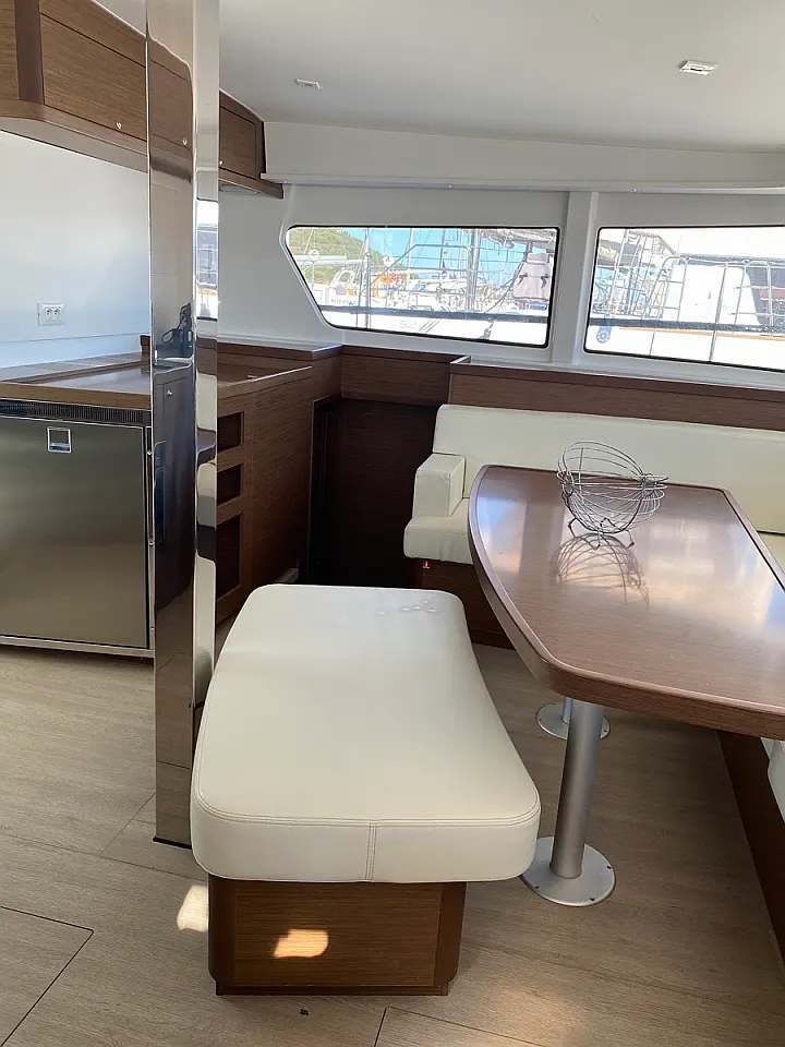 Lagoon 42 - 