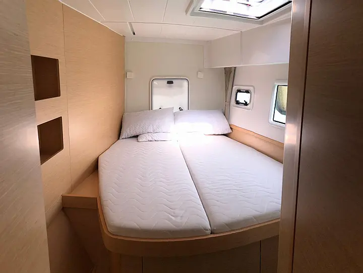 Lagoon 42 - 