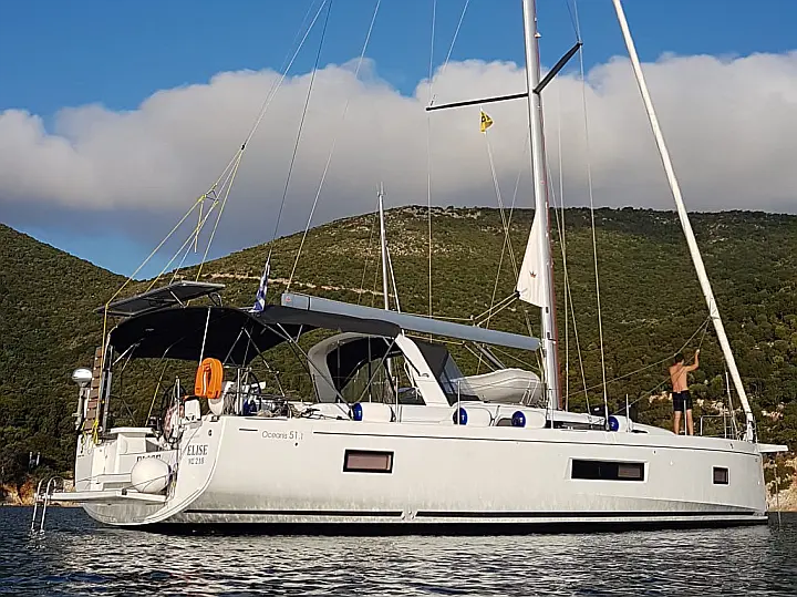 Oceanis 51.1 - External image