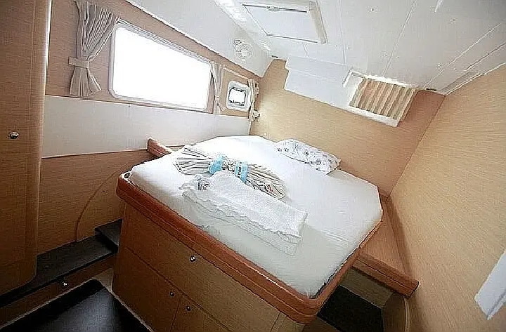 Lagoon 420 -  Starboard Aft Cabin
