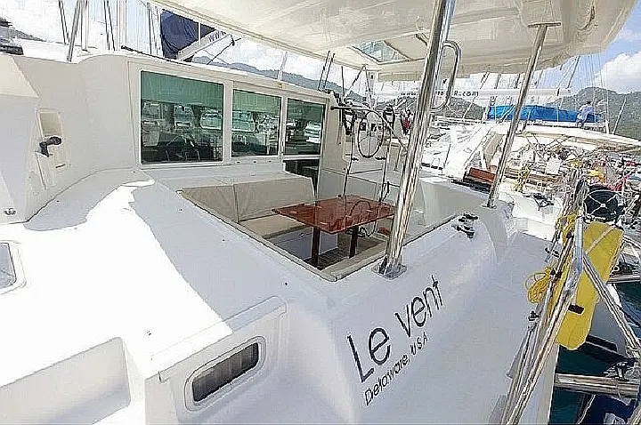 Lagoon 420 - Cockpit