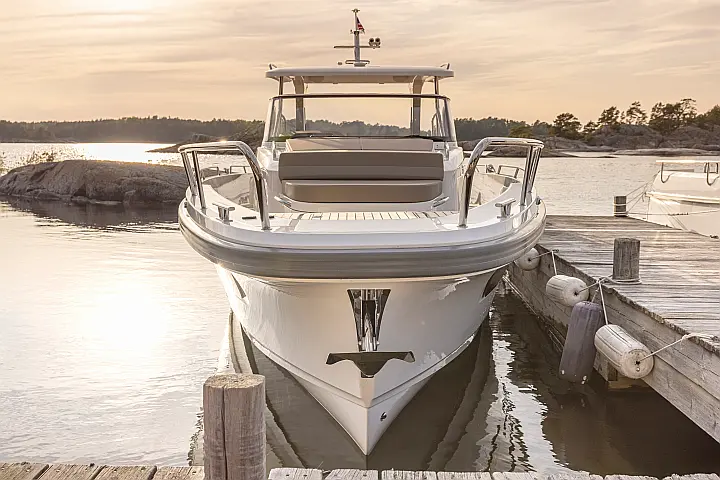 Nimbus Tender T11 - 