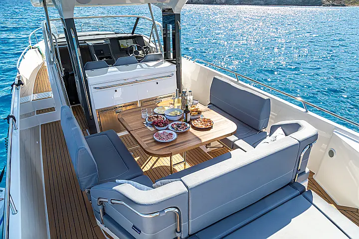 Nimbus Tender T11 - 