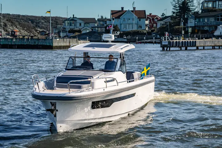 Nimbus Tender T11 - 