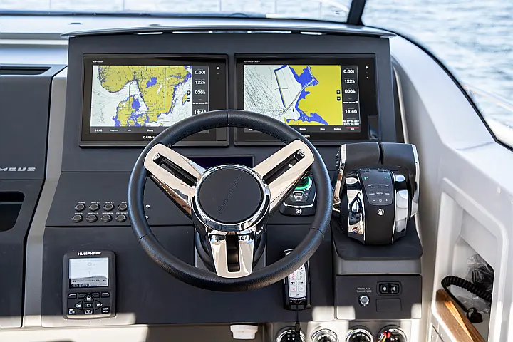 Nimbus Tender T11 - 