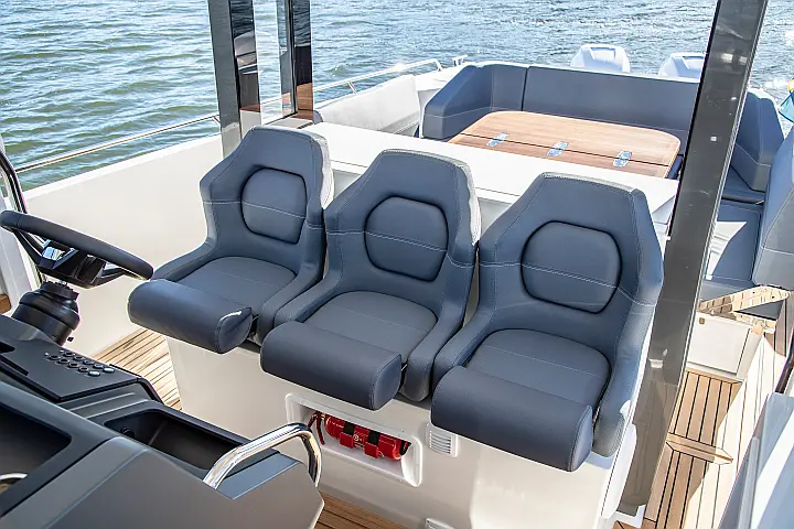 Nimbus Tender T11 - 