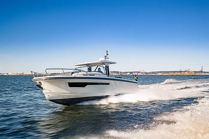 Nimbus Tender T11 - 