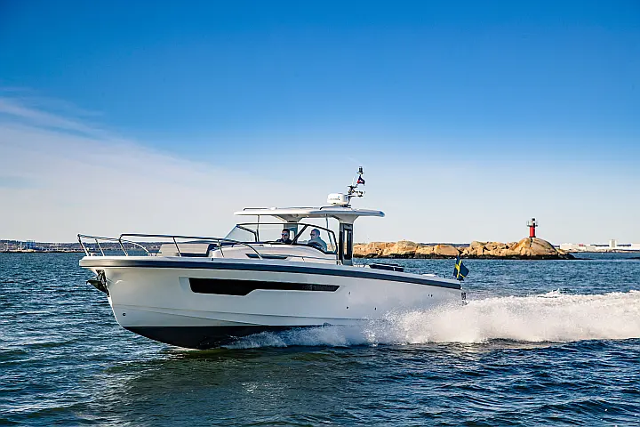 Nimbus Tender T11 - 