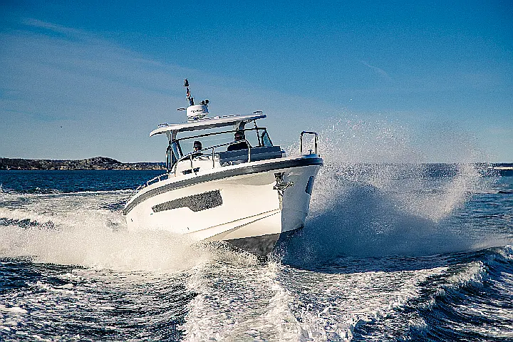 Nimbus Tender T11 - 