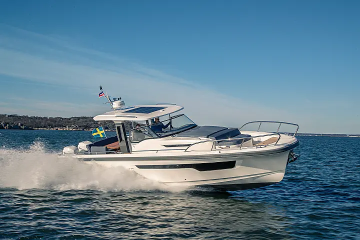 Nimbus Tender T11 - 