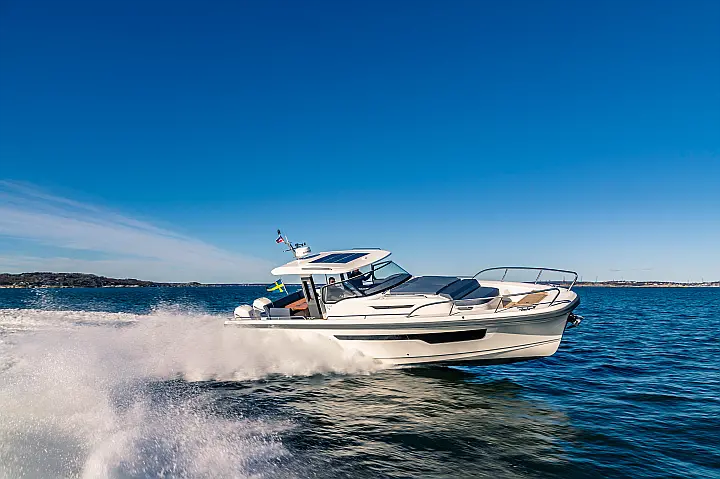 Nimbus Tender T11 - 