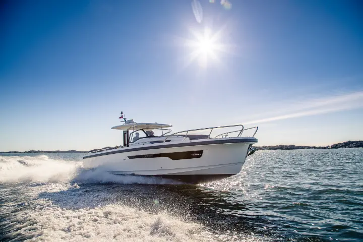 Nimbus Tender T11 - 