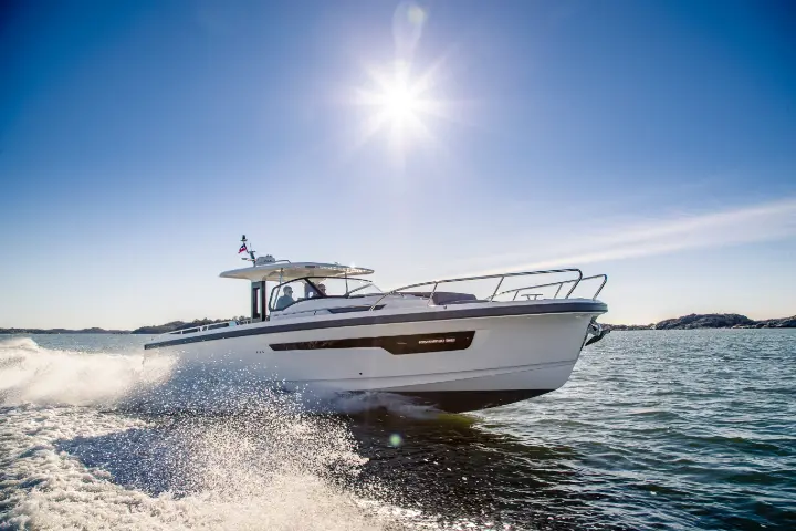 Nimbus Tender T11 - 
