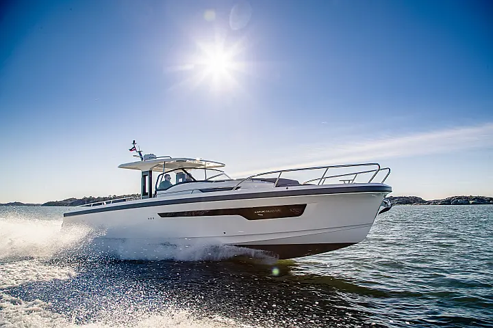 Nimbus Tender T11 - 