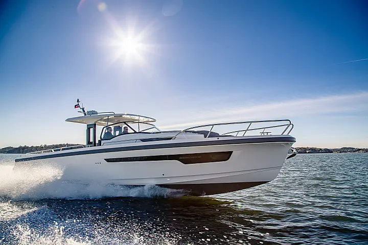 Nimbus Tender T11 - 