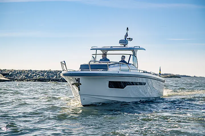 Nimbus Tender T11 - 