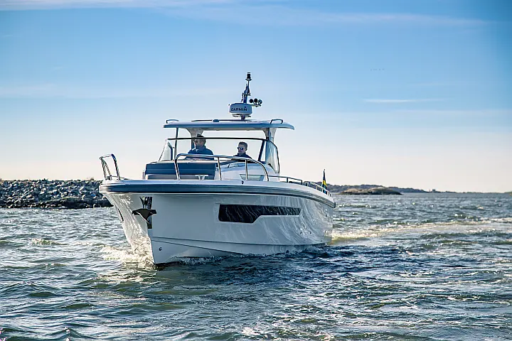 Nimbus Tender T11 - 