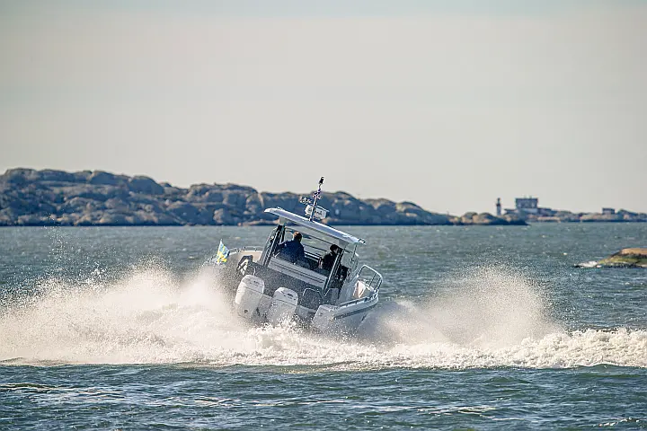 Nimbus Tender T11 - 