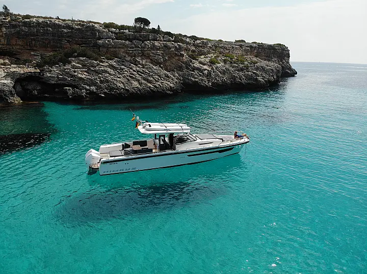 Nimbus Tender T11 - 