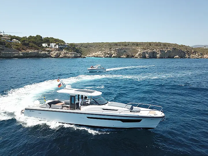 Nimbus Tender T11 - 