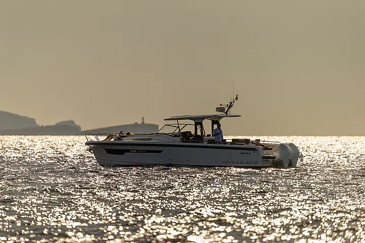Nimbus Tender T11 - 