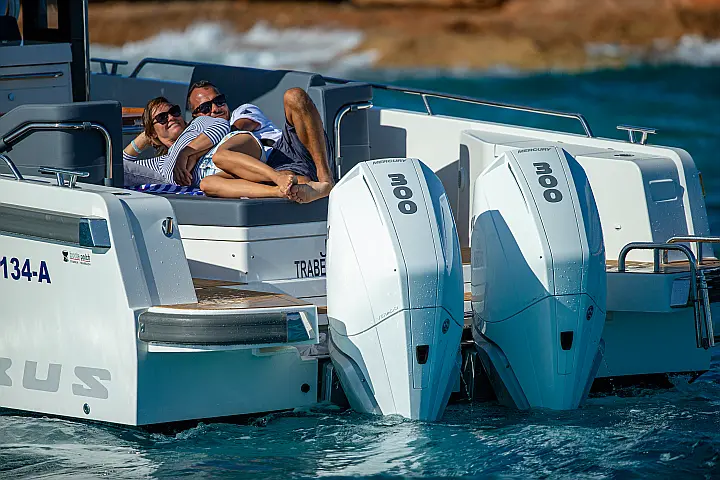 Nimbus Tender T11 - 