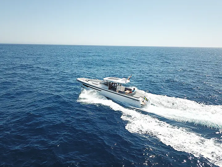 Nimbus Tender T11 - 