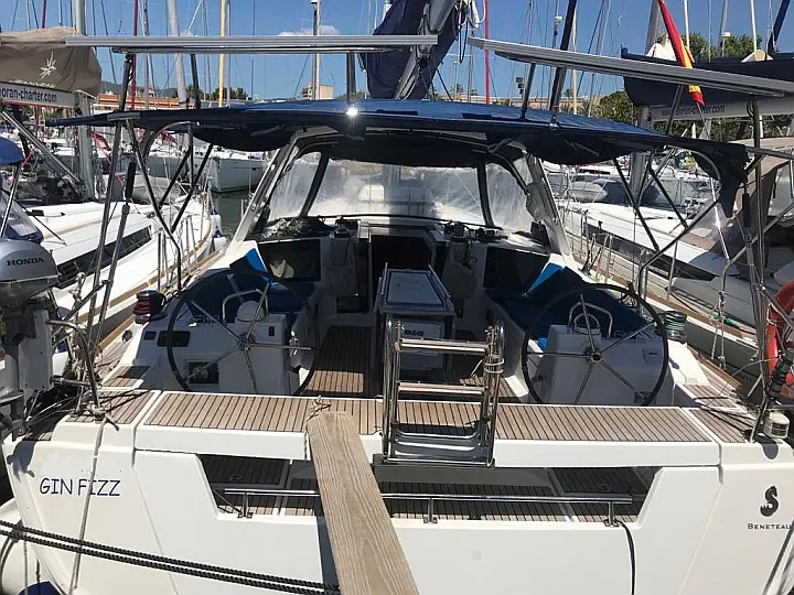 Oceanis 45-4 - External image