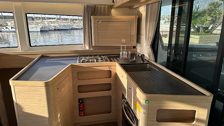 Lagoon 42 - 
