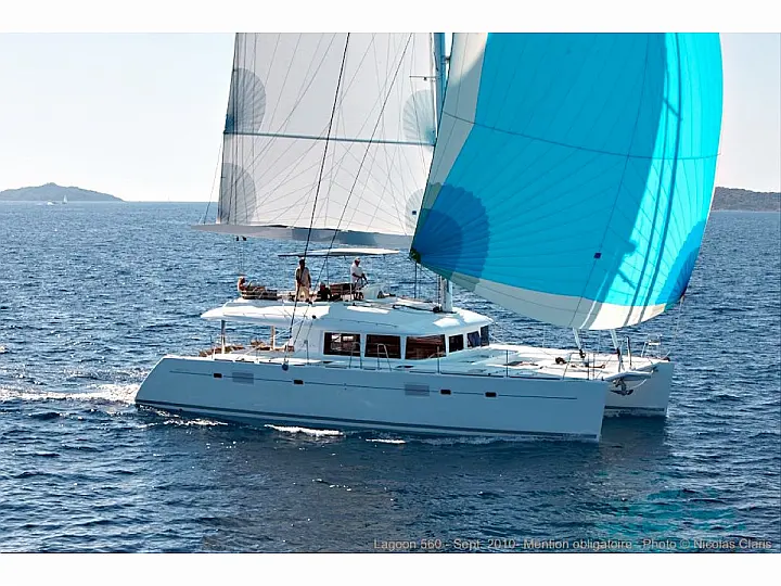 Lagoon 560 - External image