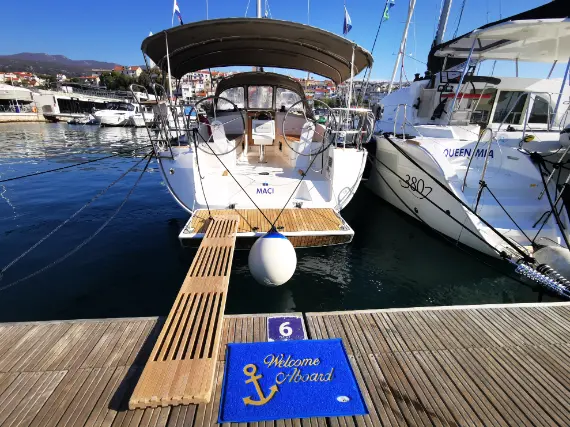 Bavaria Cruiser 37