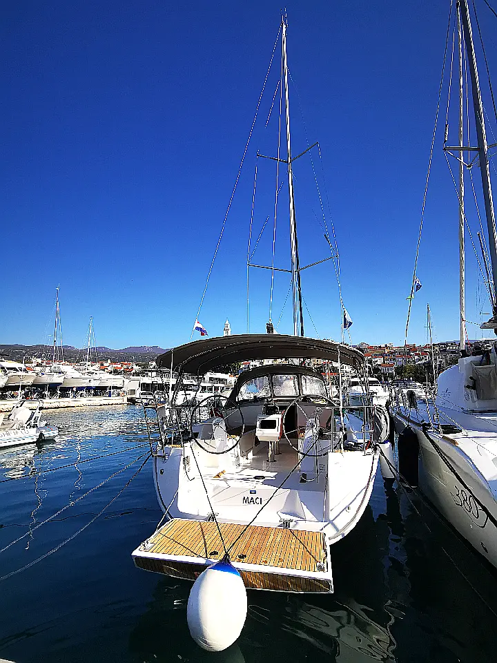 Bavaria Cruiser 37 - 